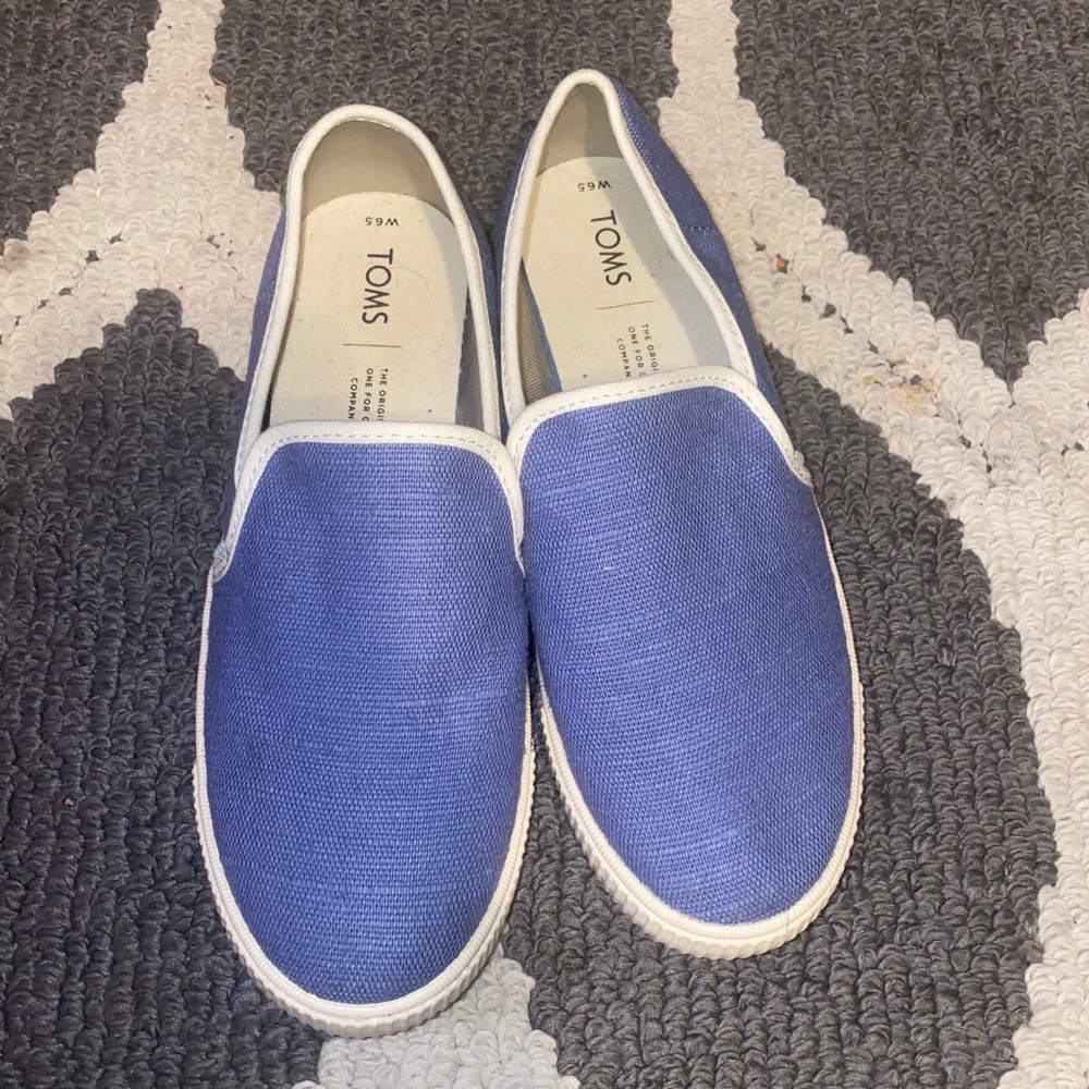TOMS canvas sneakers 6.5